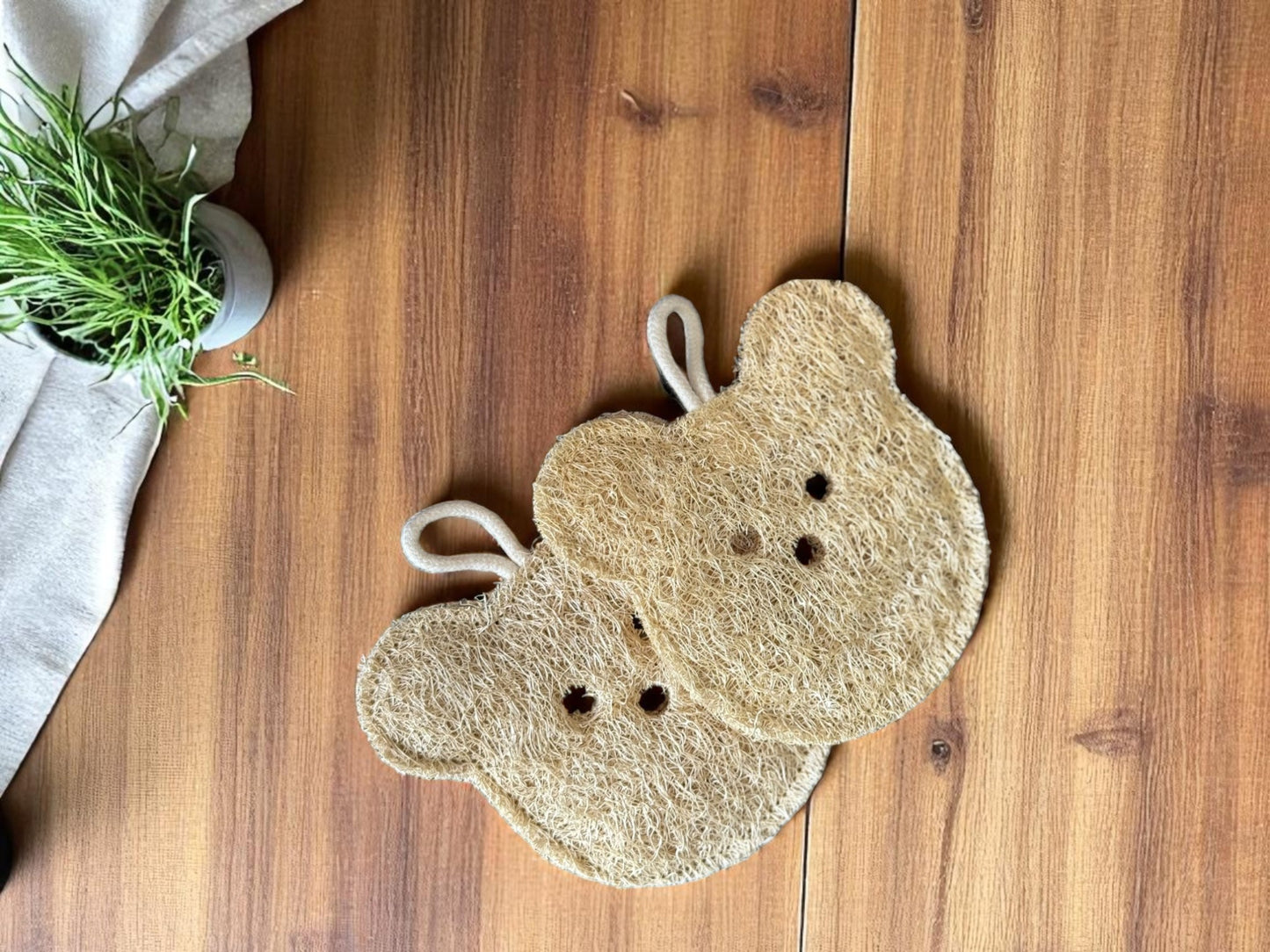 Exfoliating Body Scrubbers,All Natural Bear Shape Loofah Sponges (2 Pack)